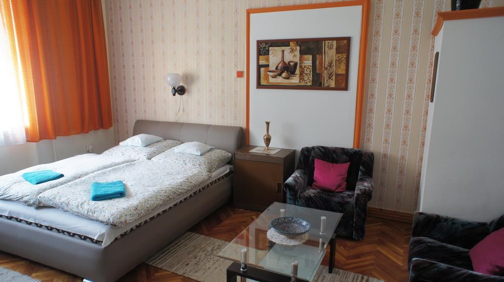 久洛Hajnal Apartman别墅 外观 照片
